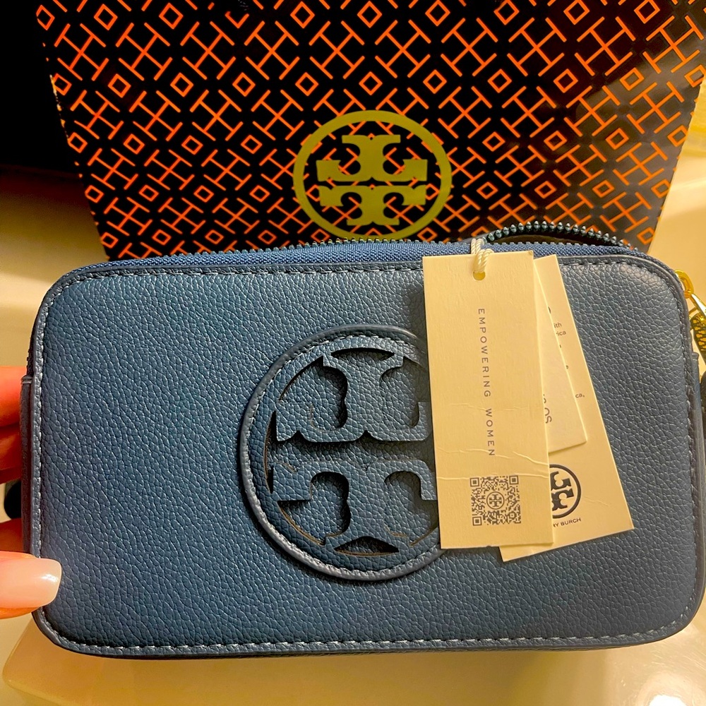 NWT Tory Burch Blue Pebbled Leather Crossbody Bag